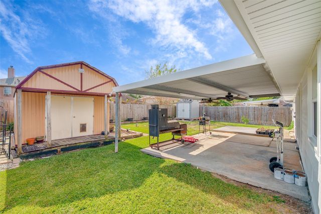 4826 Stone Bridge Street, Baytown, TX 77521