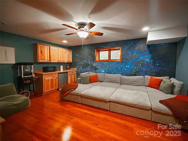 114 Spruce Hollow Road, Beech Mountain, NC 28604