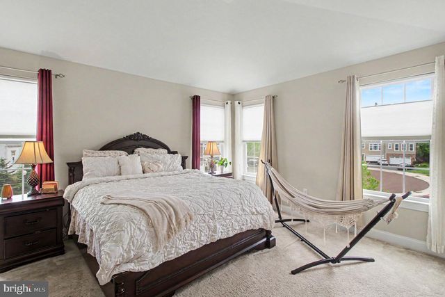 100 ARLINGTON LN, Telford, PA 18969