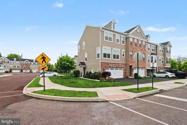 100 ARLINGTON LN, Telford, PA 18969