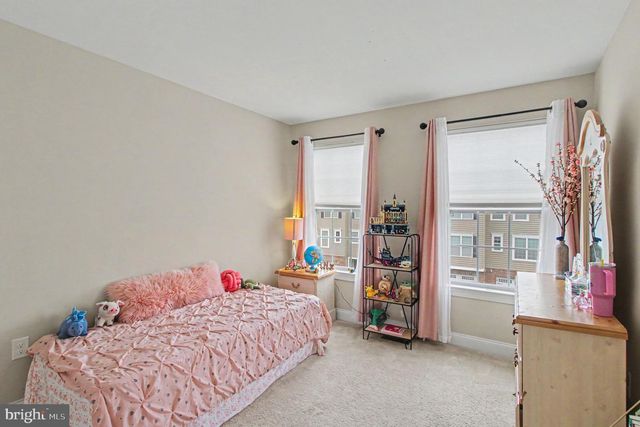 100 ARLINGTON LN, Telford, PA 18969