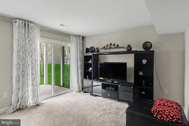 100 ARLINGTON LN, Telford, PA 18969