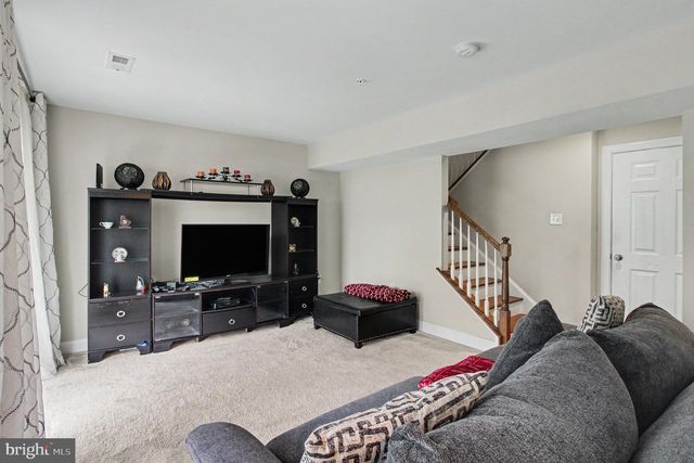 100 ARLINGTON LN, Telford, PA 18969