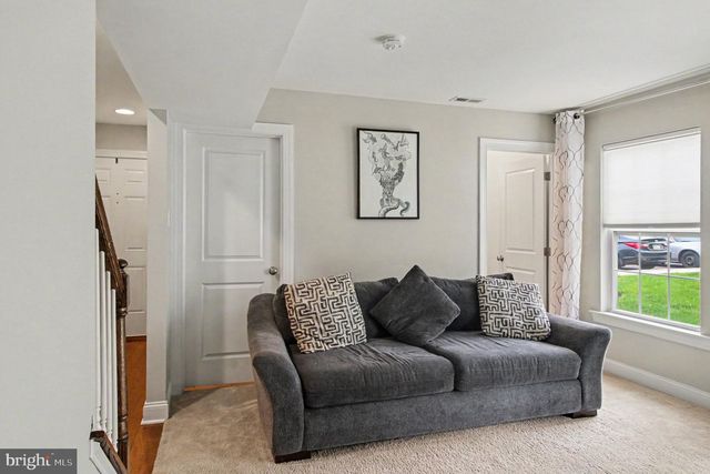 100 ARLINGTON LN, Telford, PA 18969