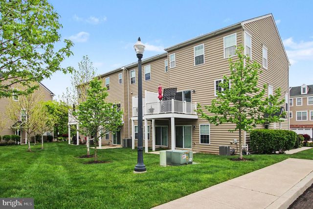 100 ARLINGTON LN, Telford, PA 18969