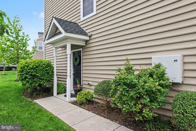 100 ARLINGTON LN, Telford, PA 18969