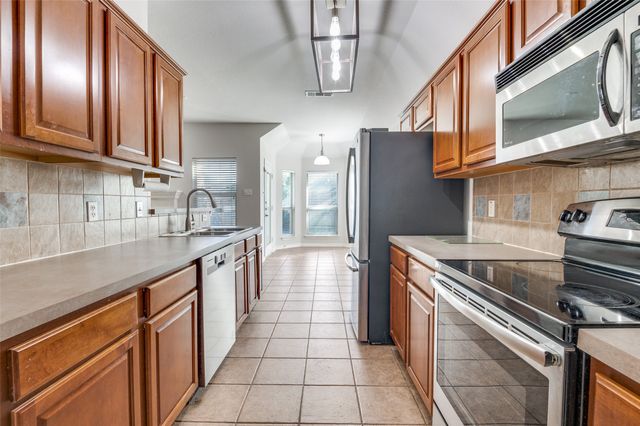 5826 Cynthia Drive, Midlothian, TX 76065