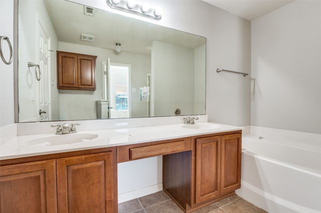 5826 Cynthia Drive, Midlothian, TX 76065