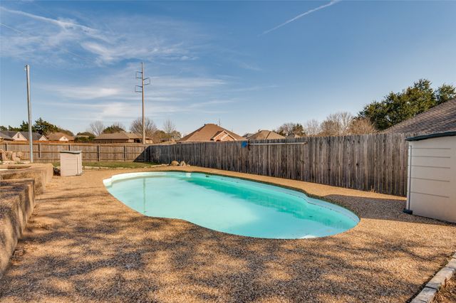 5826 Cynthia Drive, Midlothian, TX 76065