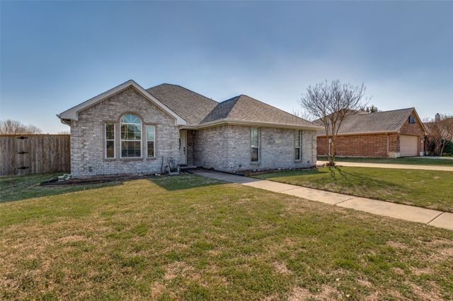 5826 Cynthia Drive, Midlothian, TX 76065
