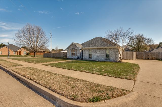5826 Cynthia Drive, Midlothian, TX 76065