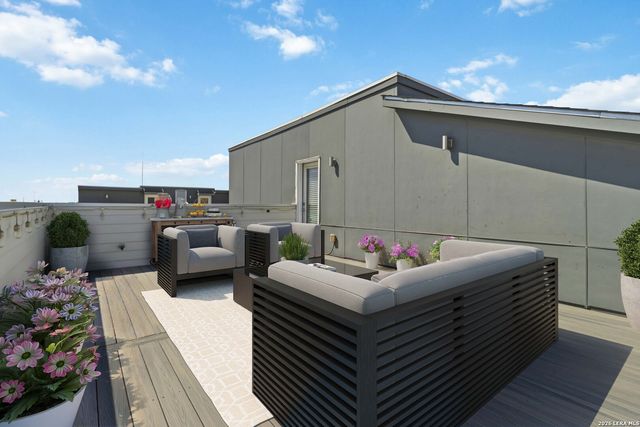 303 W Cypress Unit 101, San Antonio, TX 78212