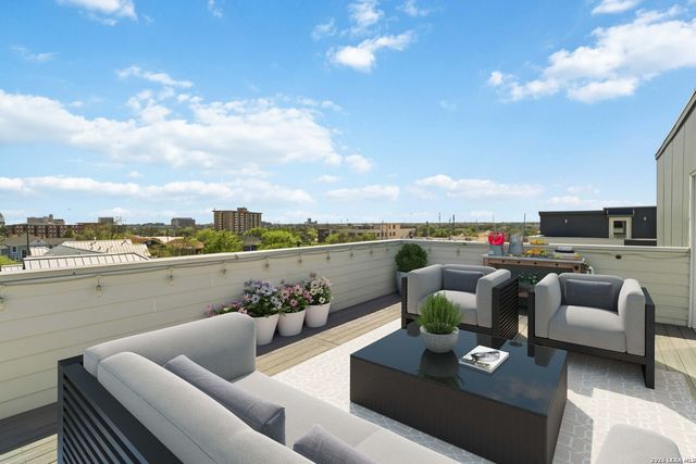 303 W Cypress Unit 101, San Antonio, TX 78212