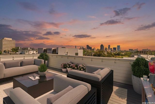 303 W Cypress Unit 101, San Antonio, TX 78212