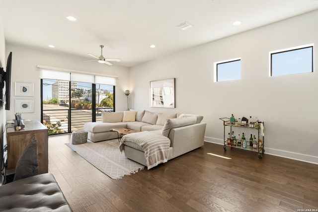 303 W Cypress Unit 101, San Antonio, TX 78212