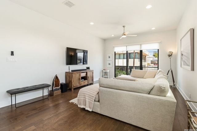 303 W Cypress Unit 101, San Antonio, TX 78212