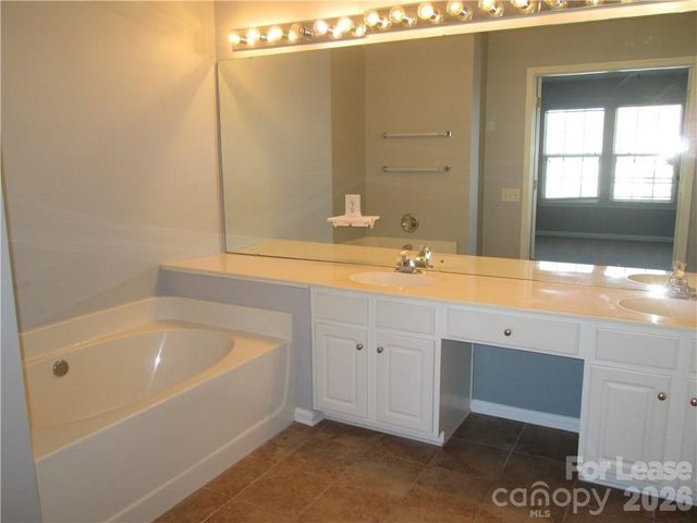 8807 Ormeau Drive, Charlotte, NC 28277