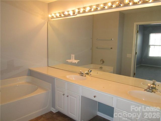 8807 Ormeau Drive, Charlotte, NC 28277