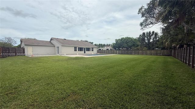15212 SW 148th Ct, Miami, FL 33187