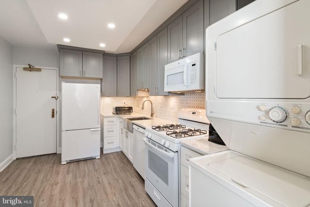 3705 S GEORGE MASON DR #2202S, Falls Church, VA 22041