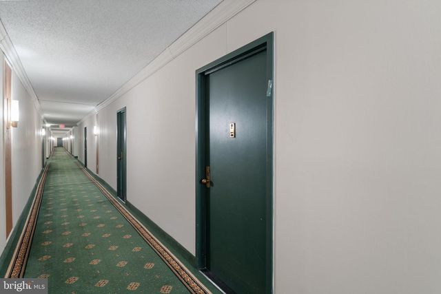 3705 S GEORGE MASON DR #2202S, Falls Church, VA 22041