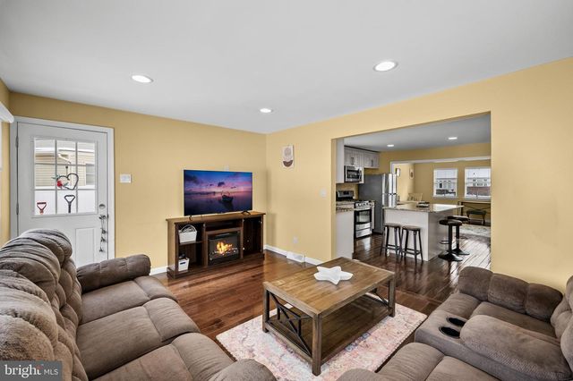 1 BOSWELL RD, Marlton, NJ 08053