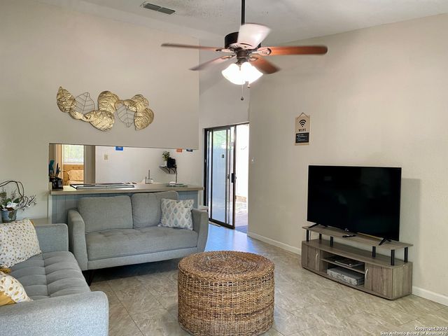 10027 BIRCH FIELD DR, San Antonio, TX 78245