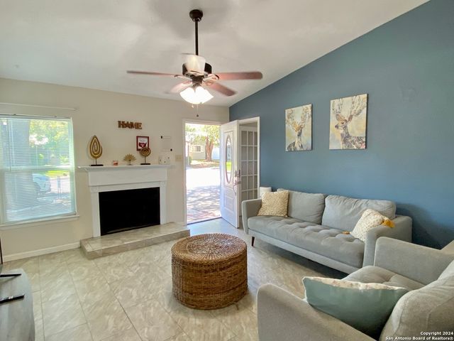 10027 BIRCH FIELD DR, San Antonio, TX 78245