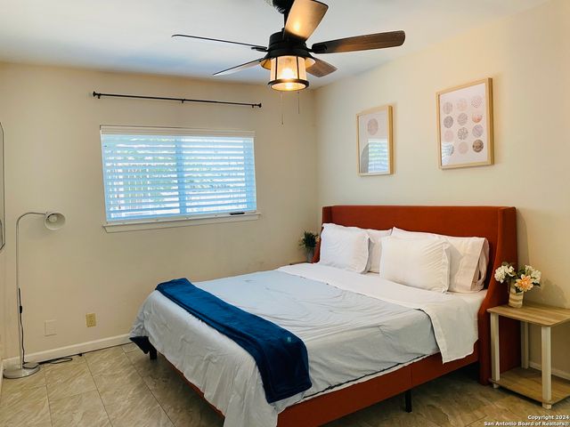 10027 BIRCH FIELD DR, San Antonio, TX 78245