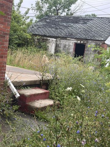 14910 Fairmount Drive, Detroit, MI 48205