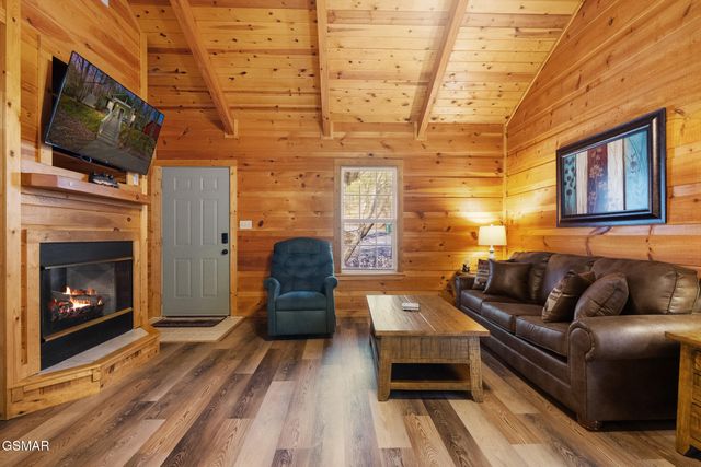 638 Morning Mist Way, Gatlinburg, TN 37738