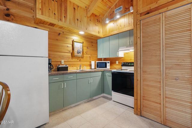 638 Morning Mist Way, Gatlinburg, TN 37738