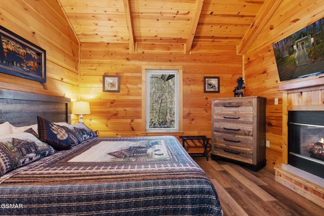 638 Morning Mist Way, Gatlinburg, TN 37738