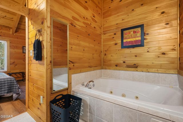 638 Morning Mist Way, Gatlinburg, TN 37738