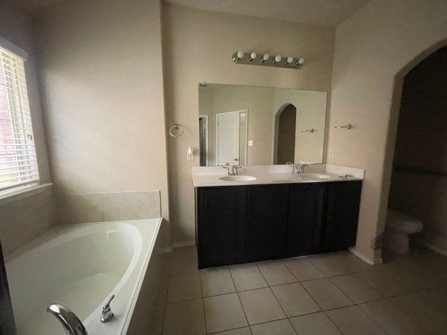 2184 Liriope Lane, Waxahachie, TX 75165