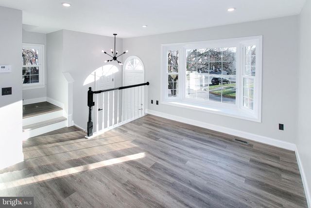 1279 BOND ST, Herndon, VA 20170