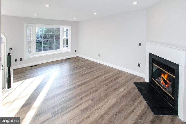 1279 BOND ST, Herndon, VA 20170