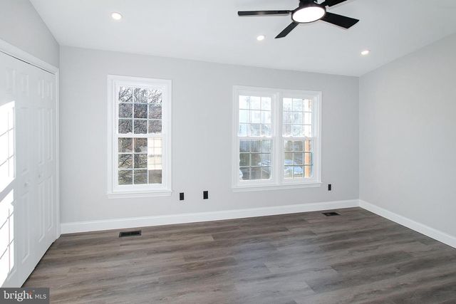 1279 BOND ST, Herndon, VA 20170