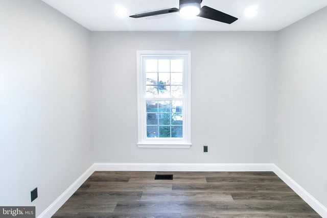 1279 BOND ST, Herndon, VA 20170