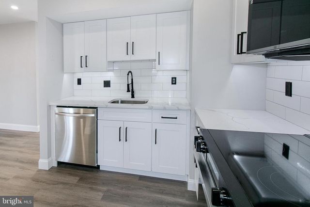 1279 BOND ST, Herndon, VA 20170