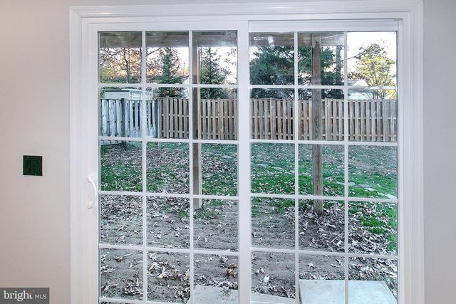 1279 BOND ST, Herndon, VA 20170