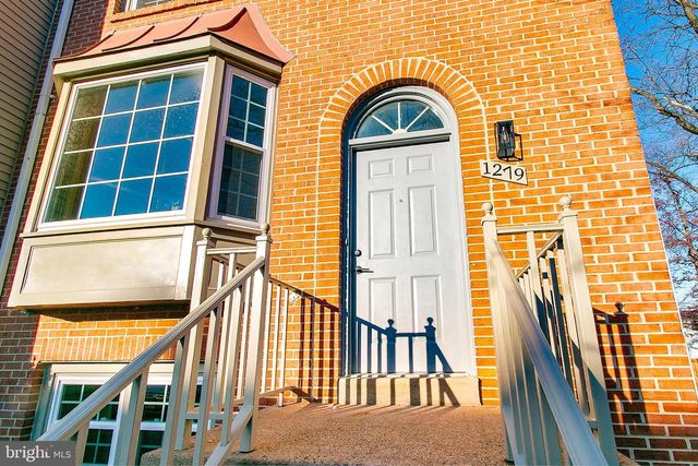 1279 BOND ST, Herndon, VA 20170