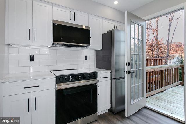 1279 BOND ST, Herndon, VA 20170