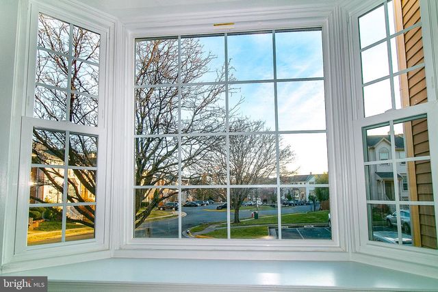 1279 BOND ST, Herndon, VA 20170