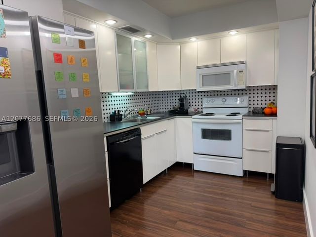 3375 N Country Club Dr 607, Aventura, FL 33180