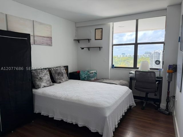 3375 N Country Club Dr 607, Aventura, FL 33180