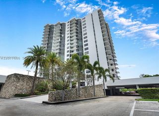 3375 N Country Club Dr 607, Aventura, FL 33180