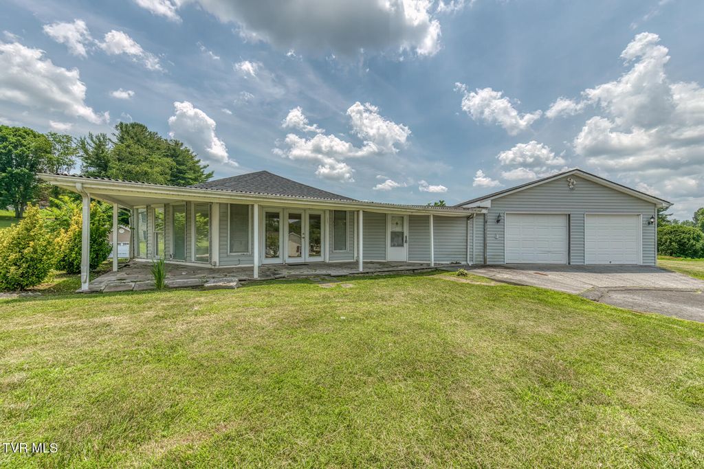 24131 Quintana Street, Bristol, VA 24202