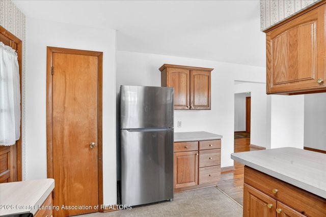 6102 Bradford Lane, Lansing, MI 48917