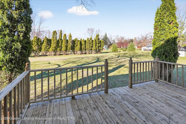 6102 Bradford Lane, Lansing, MI 48917